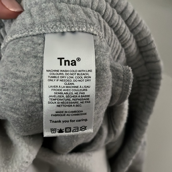 Aritzia | Cozy Fleece Mega Flutter Micro Sweatshort - Picture 7 of 8